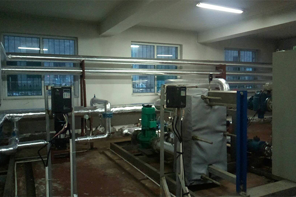 暖气管道保温施工