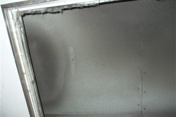 风管开口处清洗前 风管开口处清洗前